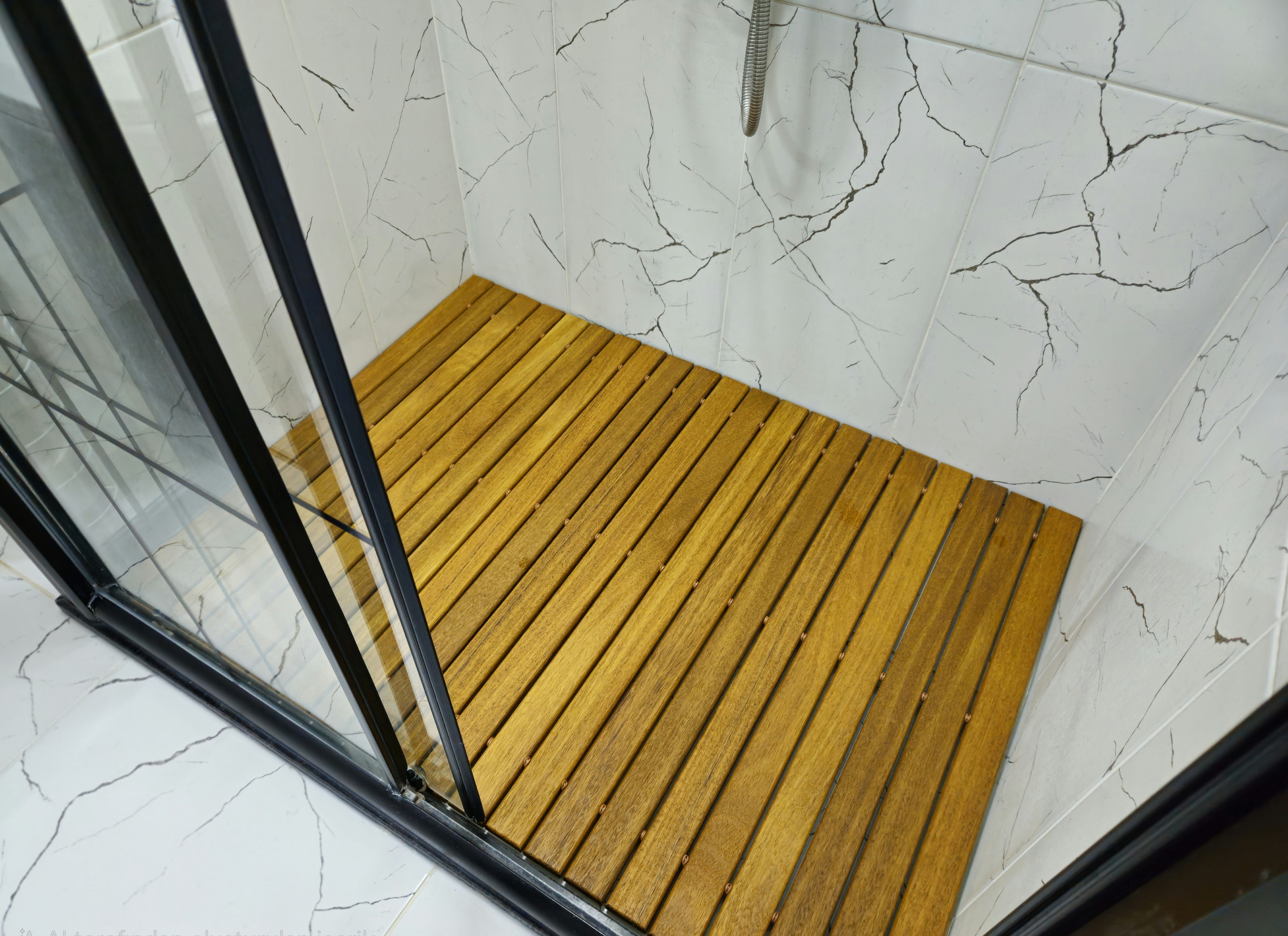 iroko Shower Deck