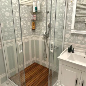 Banyo içi kaydırmaz ahşap