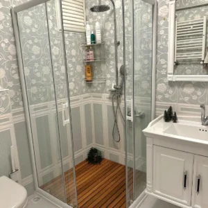 Banyo içi kaydırmaz ahşap